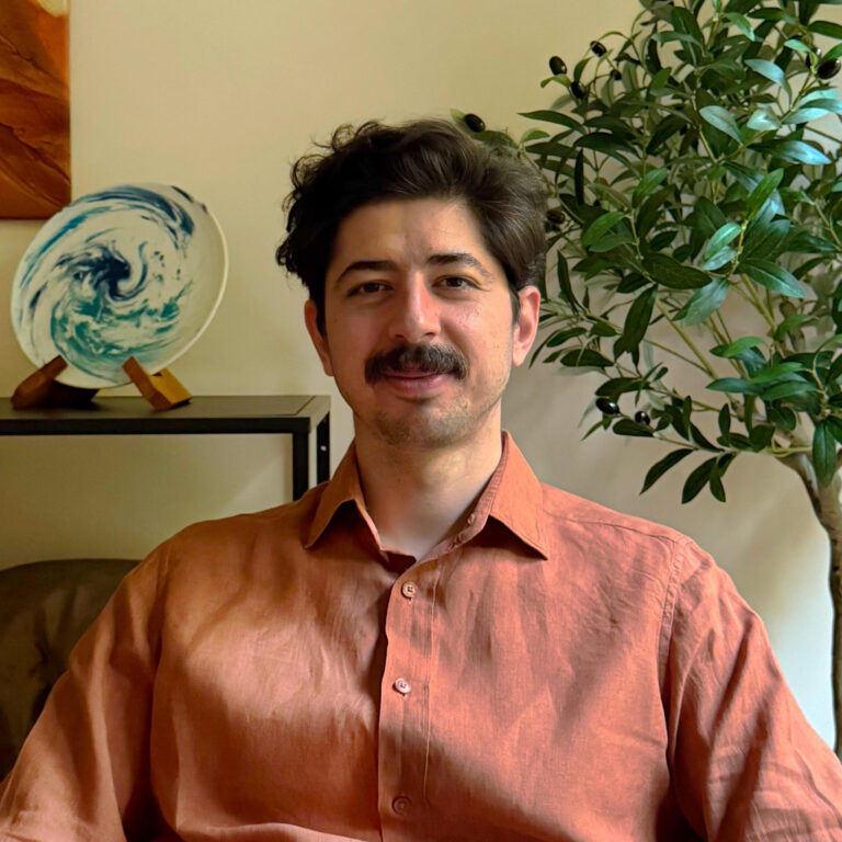 Borja Alonso Arroyo, psicólogo general sanitario y cofundador de Tierra de Crecimiento Psicología